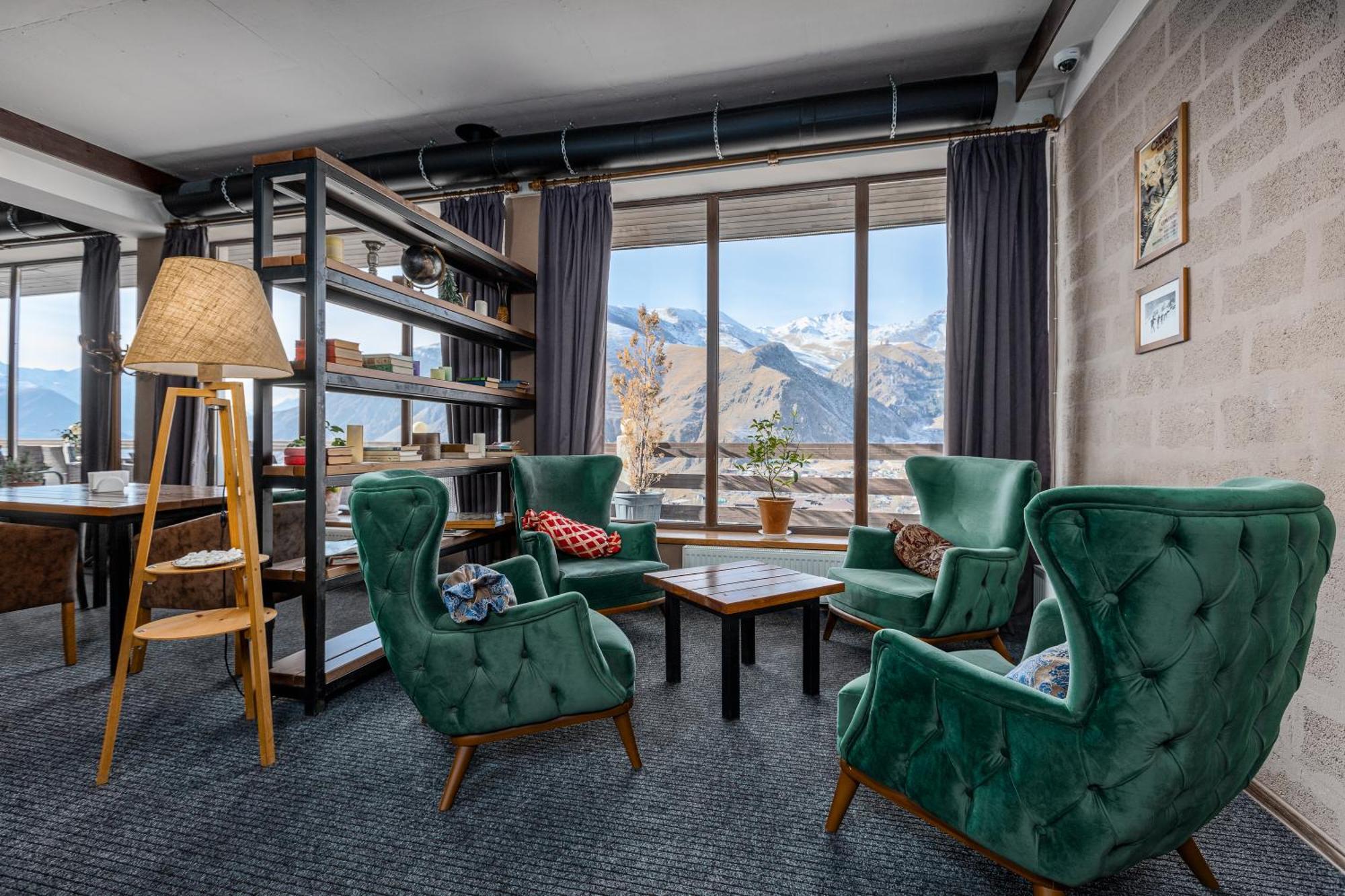 Alpine Lounge Kazbegi Hotel Exterior photo
